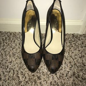 Michael Kors Brown & Black Pumps